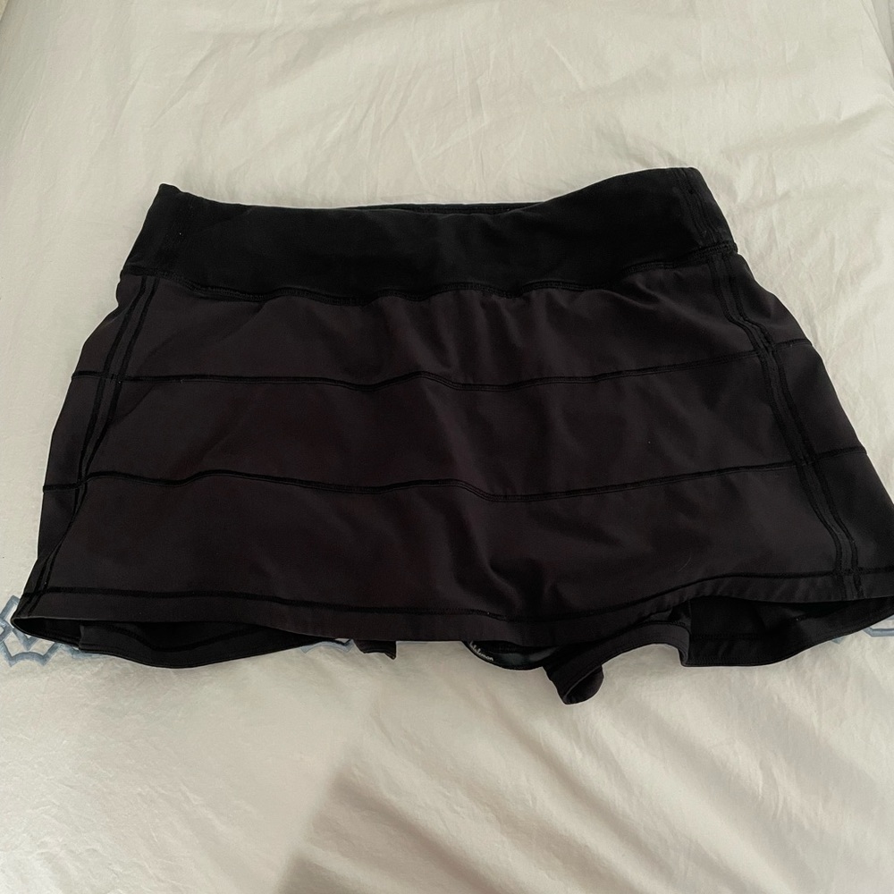 Lululemon black skirt